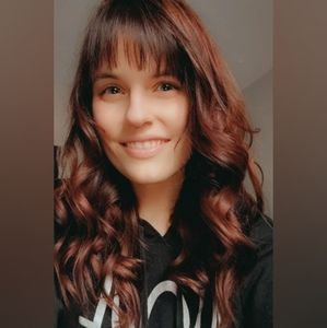 Meet your Posher, Michaela